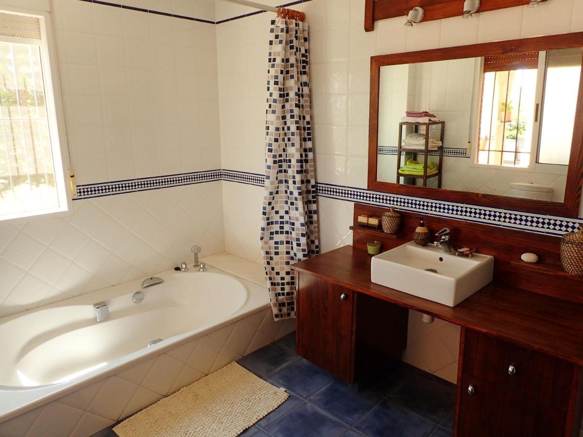 Villa Buganvilla Elche Exterior foto